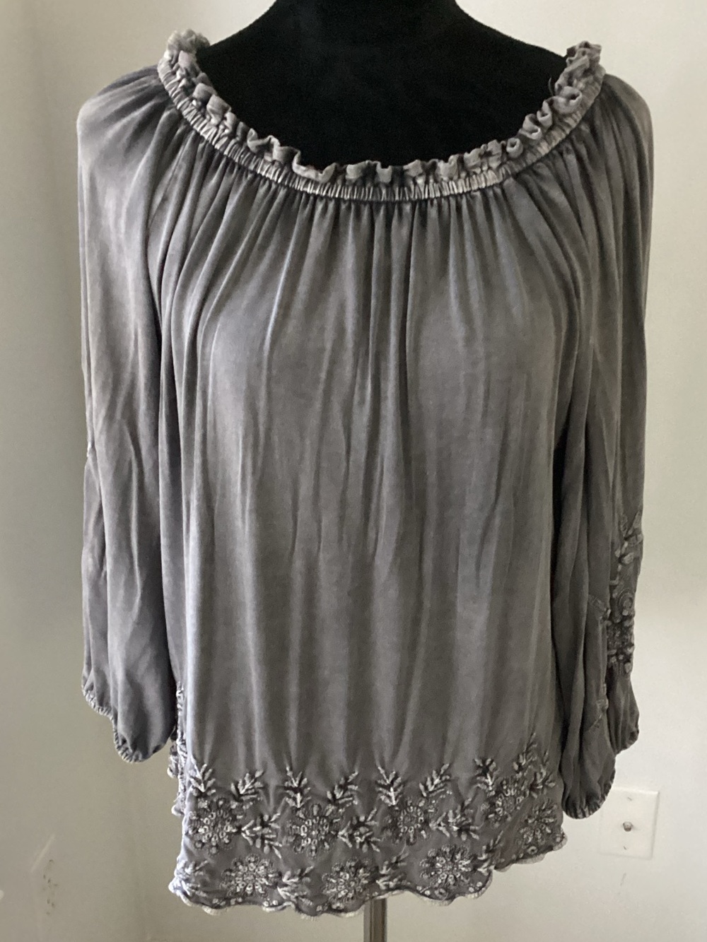 EUC Solitaire Gray Embroidered Off-Shoulder Peasant Tunic